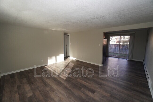 Foto del edificio - 10521 W 7th Pl