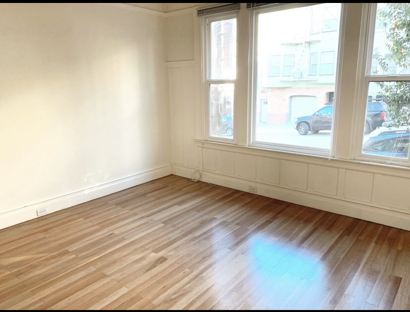 Building Photo - 1515 Leavenworth St
