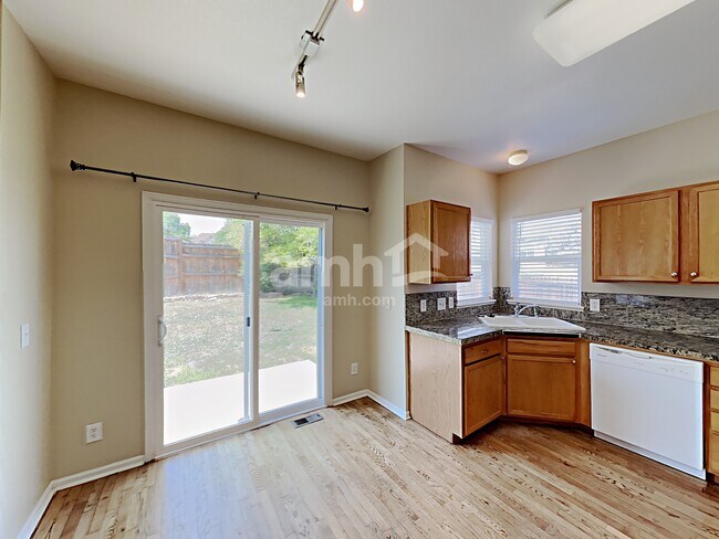 Building Photo - 5604 Spruce Ave