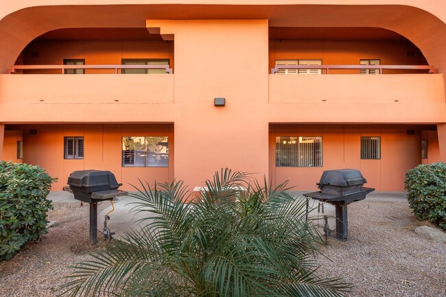 Foto del edificio - 12212 N Paradise Vlg Pkwy S