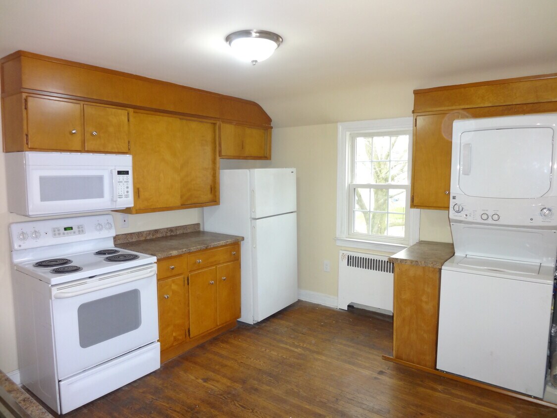 1029 Lafayette Avenue, Prospect Park, PA 19076 Townhome Rentals in Prospect Park PA