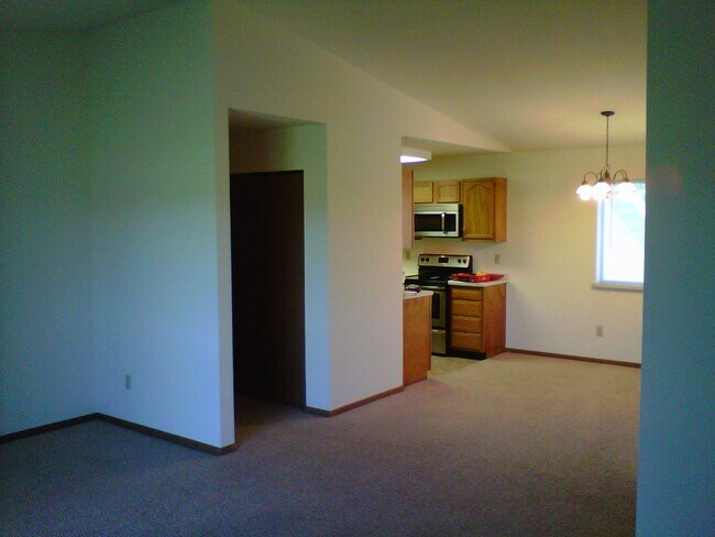 Building Photo - 926 Jana Ln