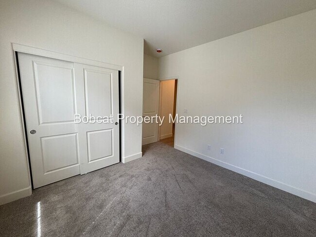 Foto del edificio - 1484 W Sunset Way
