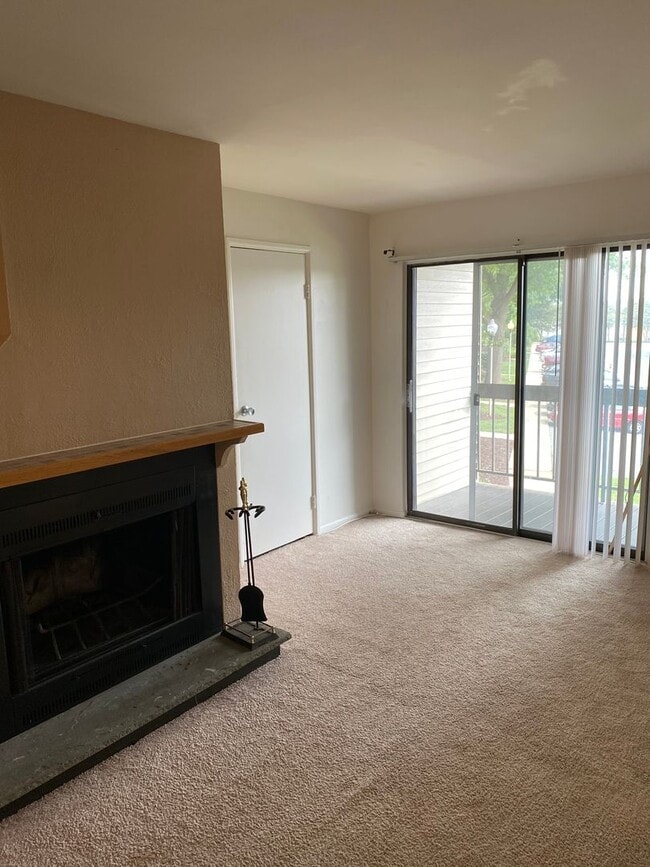 Building Photo - Lovely One Bedroom Apartment in Mount Joy!