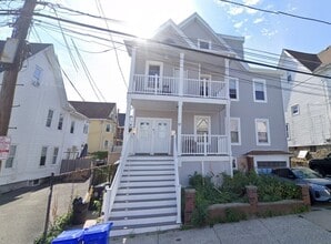 Building Photo - 39 Magnolia St