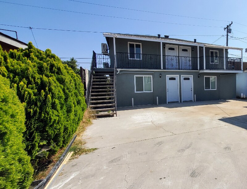 Primary Photo - 4734 E 57th St
