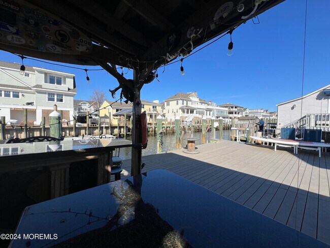 Foto del edificio - 434 Brielle Rd