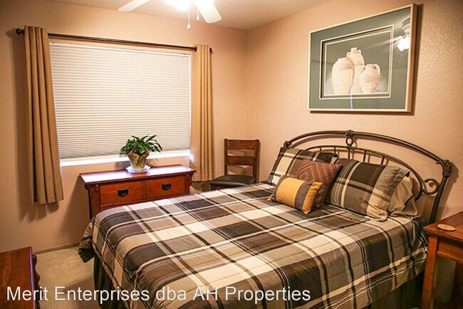 Building Photo - 3 br, 2.5 bath House - 9276 E SUTTON DR