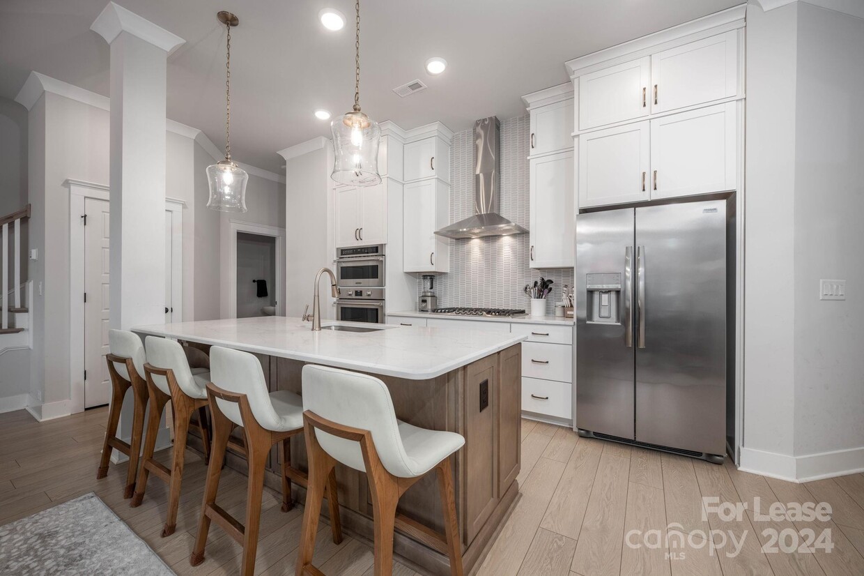 Foto principal - 8022 Houser St