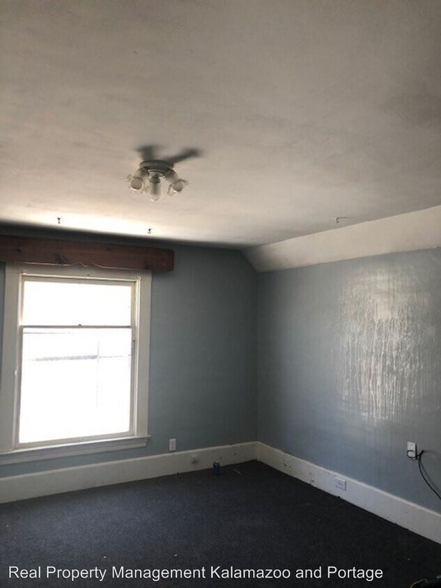 209 N Main St, Wayland, MI 49348 Room for Rent in Wayland, MI