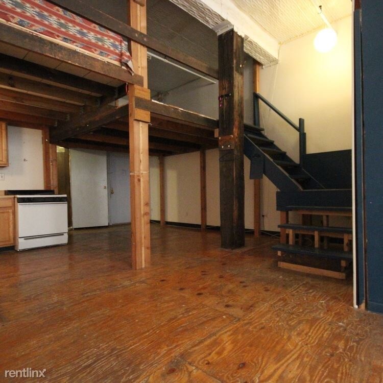 Primary Photo - 1085 Willoughby Ave