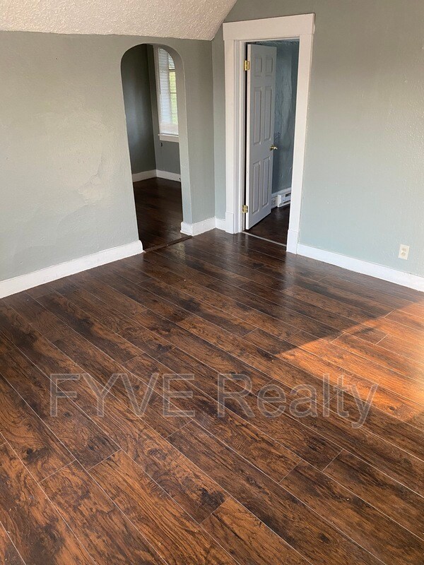 Foto del edificio - 1222 W 14th St