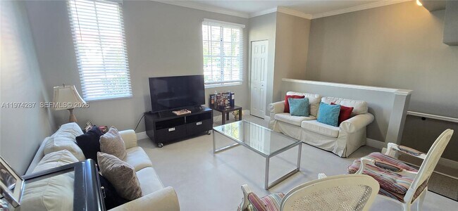 Foto del edificio - 2945 NE 185th St