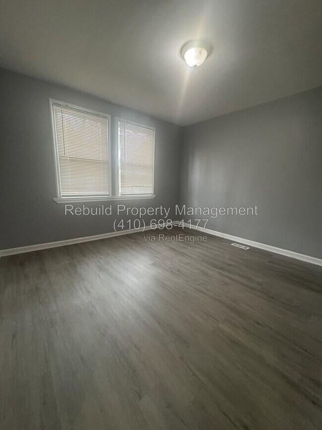 Building Photo - 5634 Midwood Ave