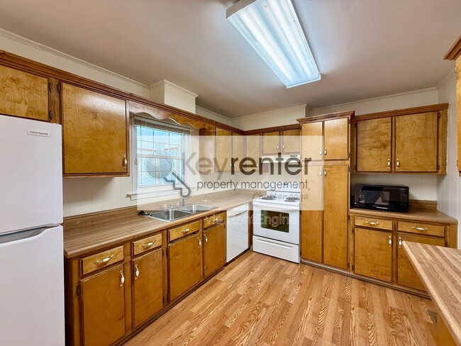 Foto del edificio - 1322 Koblan Dr