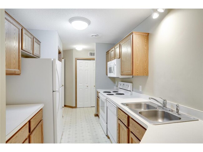 Foto del edificio - 7893 Autumn Ridge Ave
