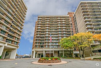 Building Photo - 152-18 Union Tpke