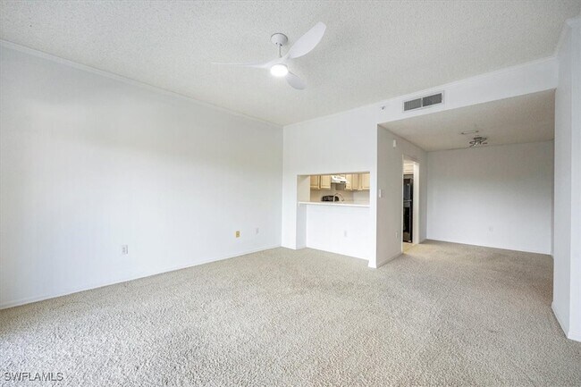 Foto del edificio - 900 Arbor Lake Dr
