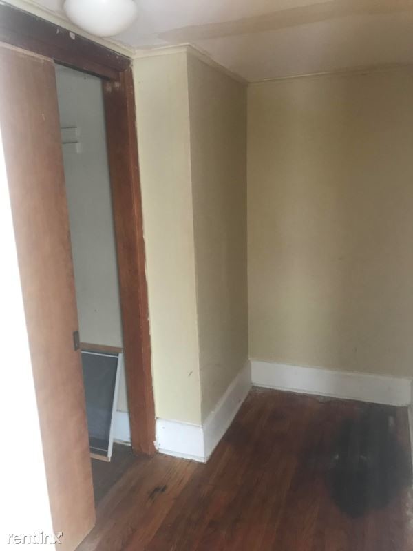 Building Photo - 143 Wood Ave