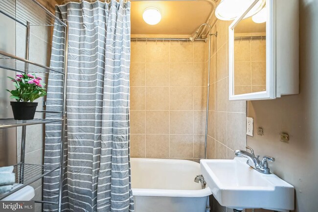 Foto del edificio - 1124 S 15th St