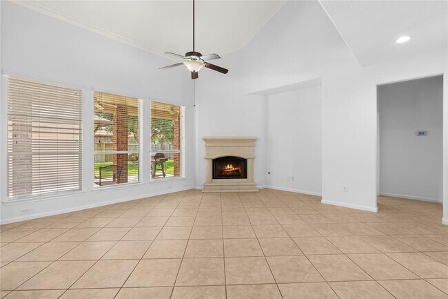 Foto del edificio - 4203 Middleoak Grove Ln