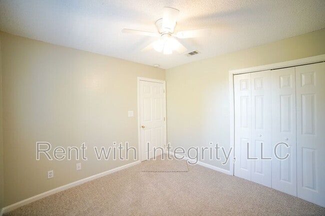 Foto del edificio - 1100 Greentree Ct