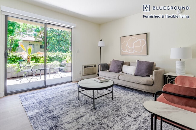 Building Photo - 1600 Villa St