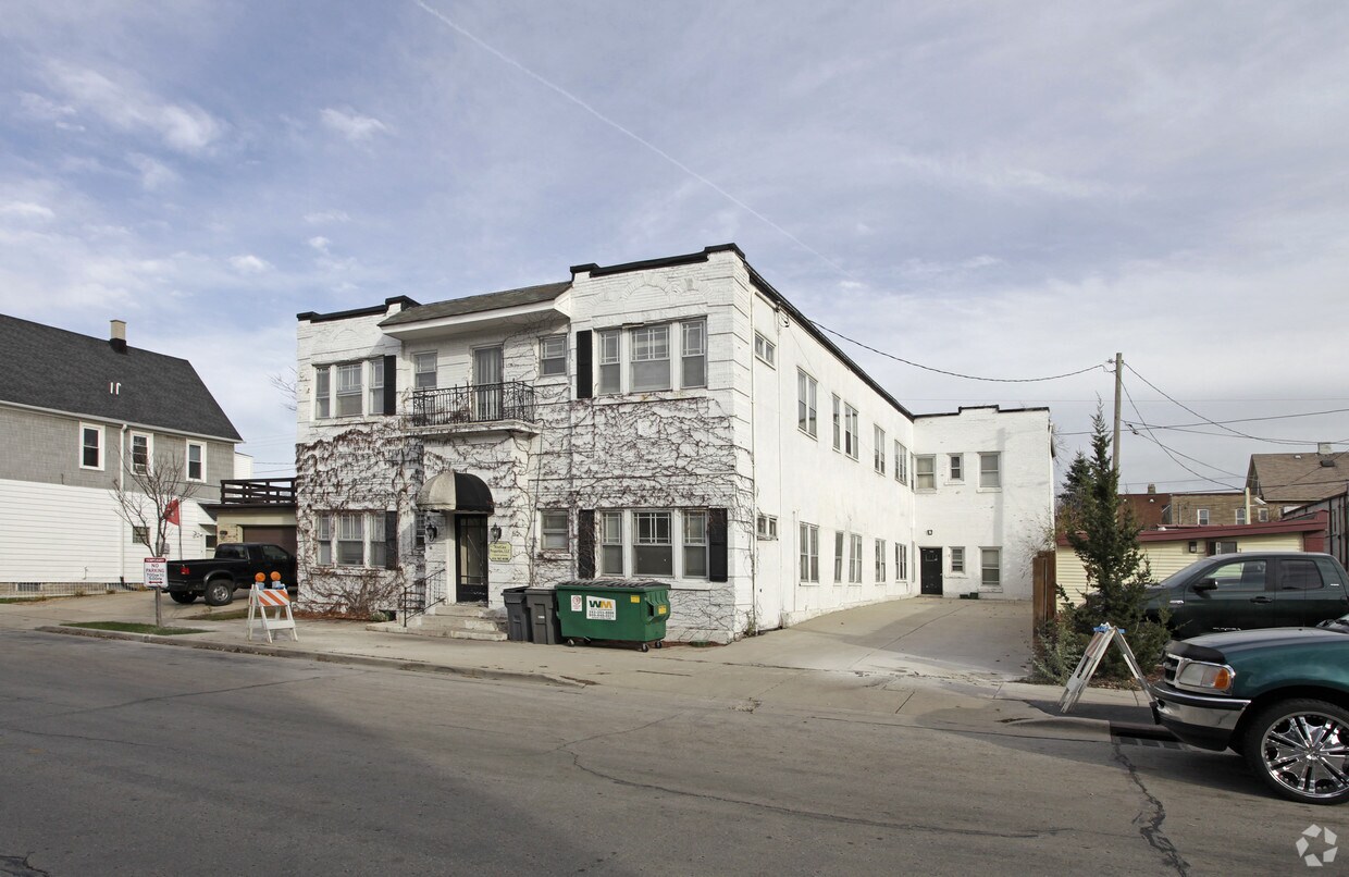 Foto del edificio - 1718 S 81st St