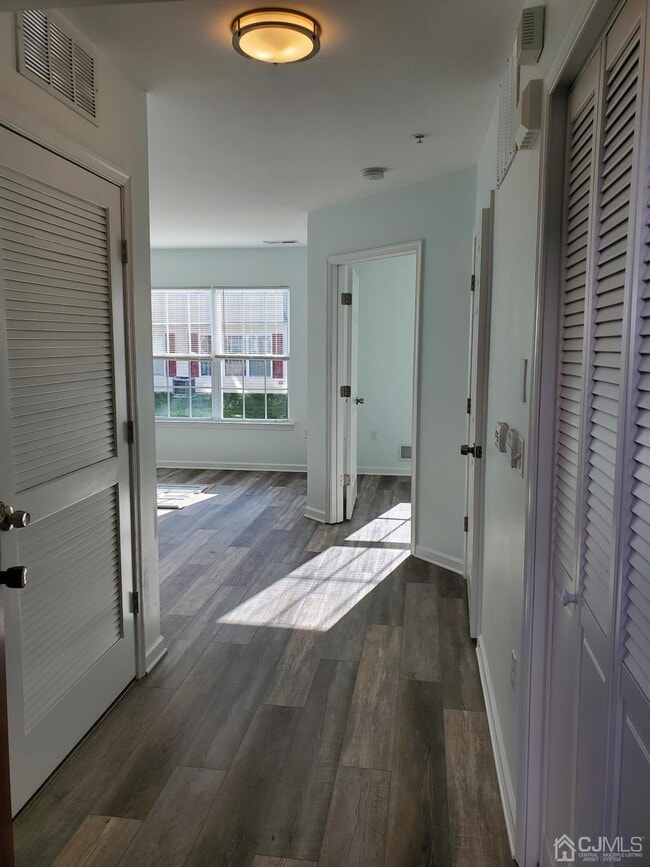 Building Photo - 1033 Morning Glory Dr