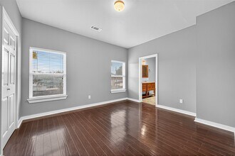 Building Photo - 146 Disney St