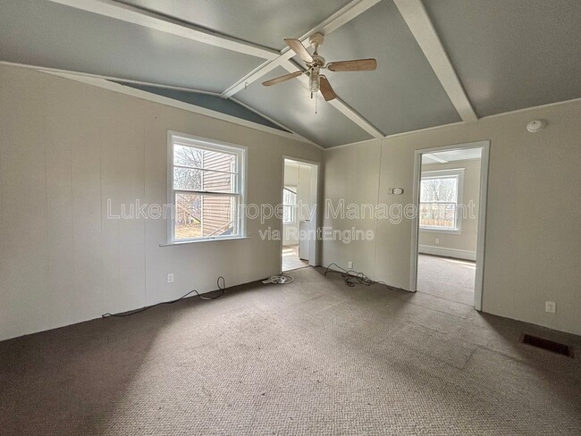 Foto del edificio - 709 W Walnut St