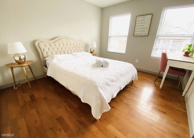 Foto del edificio - Room for Rent, 3 bath Duplex - 85 W 8th Av...