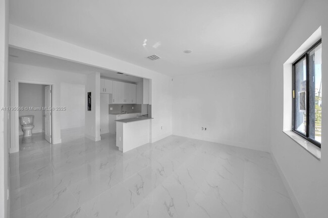 Building Photo - 450 Beacom Blvd