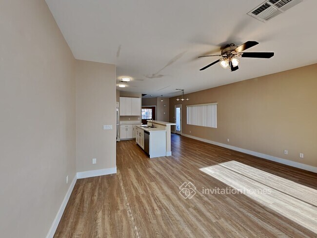 Foto del edificio - 5972 Crumbling Ridge St