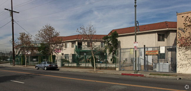 Building Photo - 135-145 W Avenue 26
