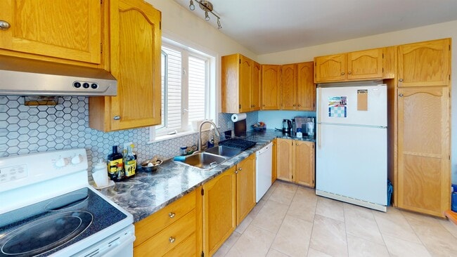 Building Photo - 18 Beauford Pl