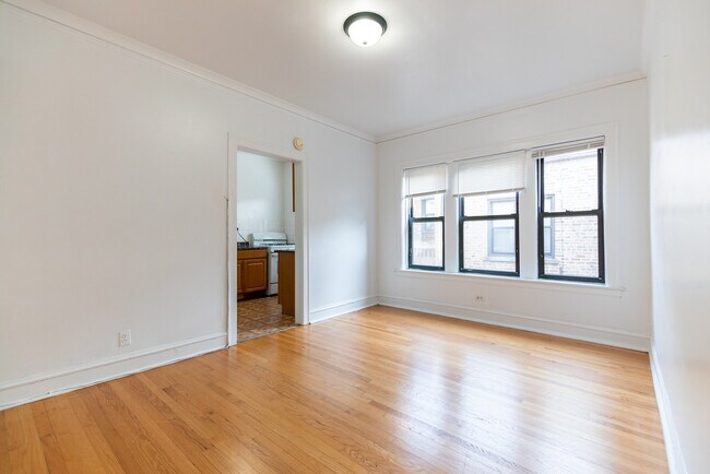 Foto del edificio - 6505 N Hoyne Ave
