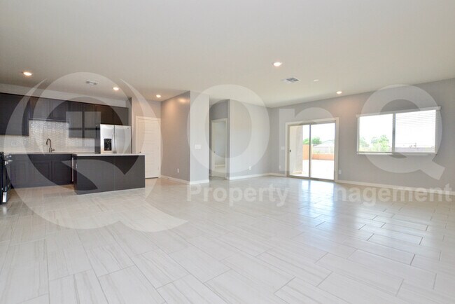 Building Photo - 2524 N Abbey Rd