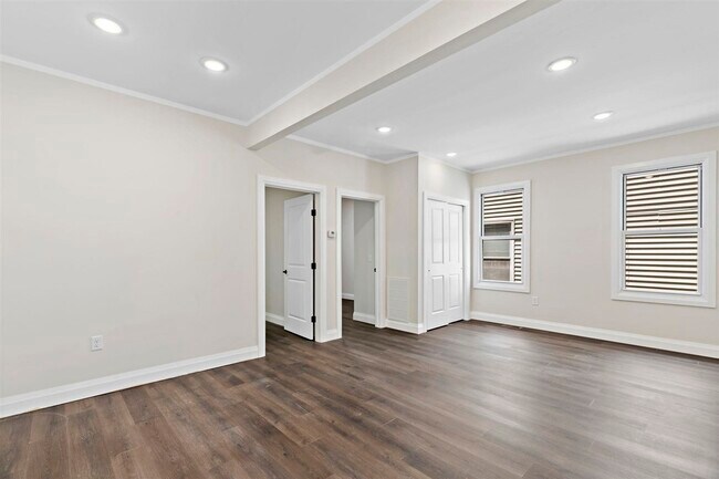 Building Photo - 289 Van Nostrand Ave