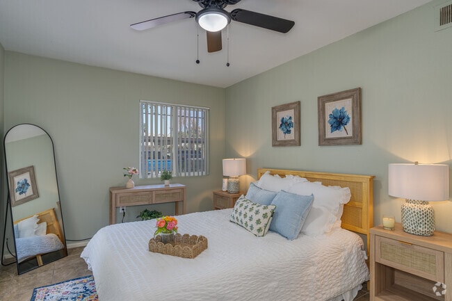 Interior Photo - Country Aire