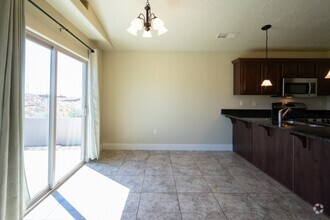 Building Photo - 2031 East Colorado Drive