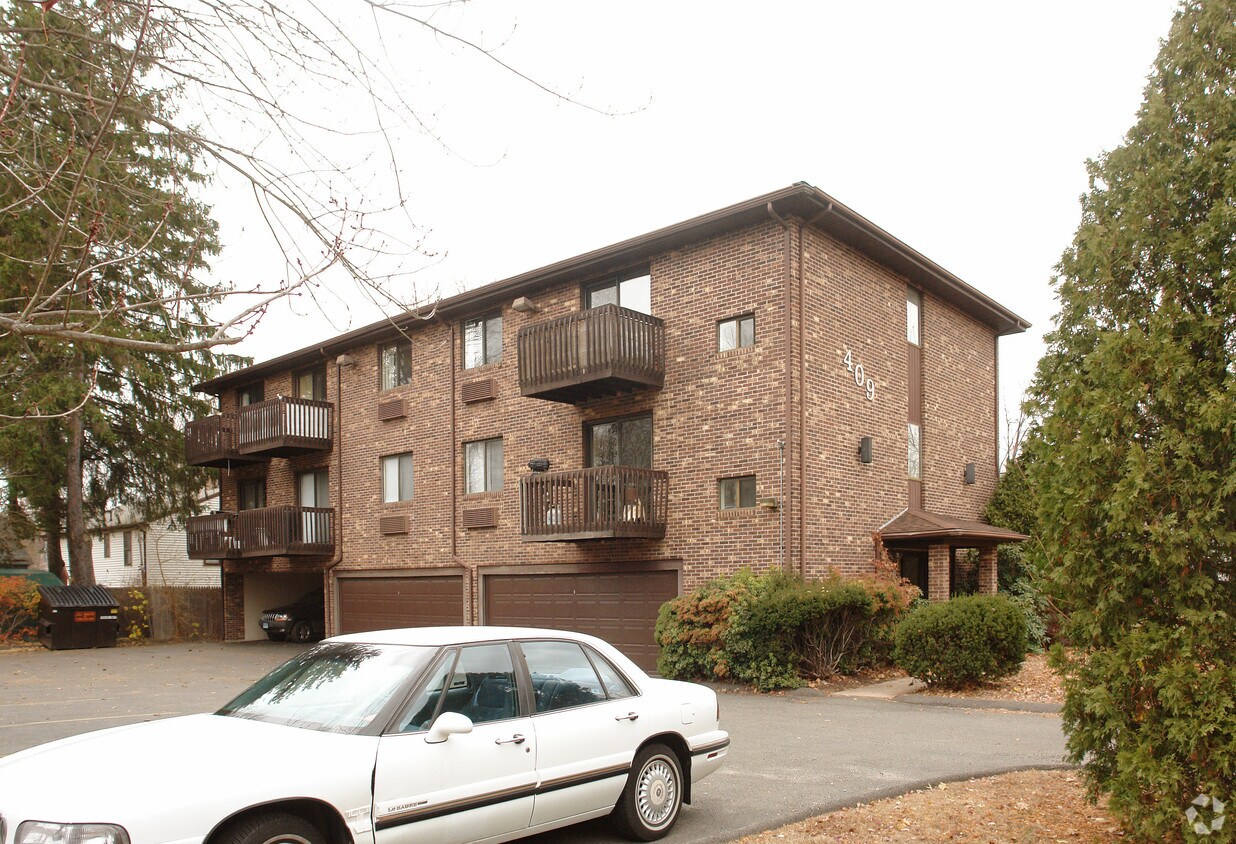 409 East St, Plainville, CT 06062 Apartments Plainville, CT