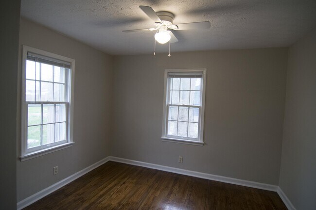 Foto del edificio - 924 E Pleasant Run Pkwy N Dr