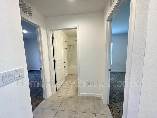Foto del edificio - 1331 Lucerne Loop Rd NE