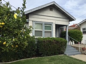 Building Photo - 1740 Osos St