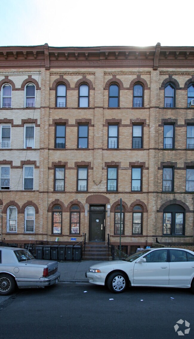 Foto del edificio - 788 Madison St