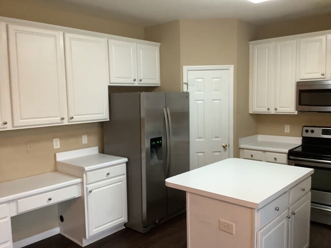 Building Photo - 1432 Cantwell Ct