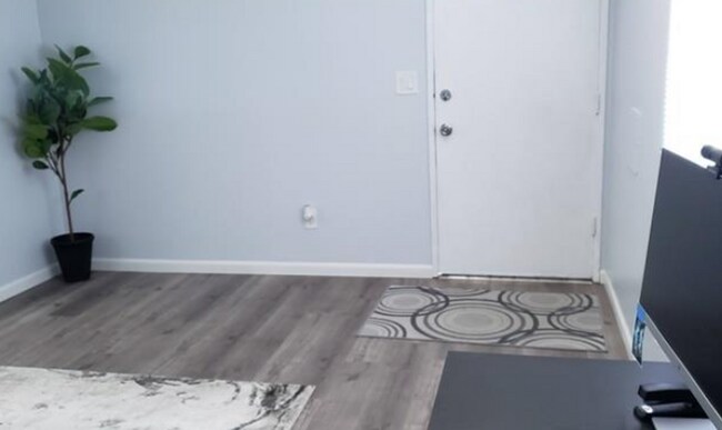 Foto del edificio - Clean Newly Remodeled 3 Bedroom Unit