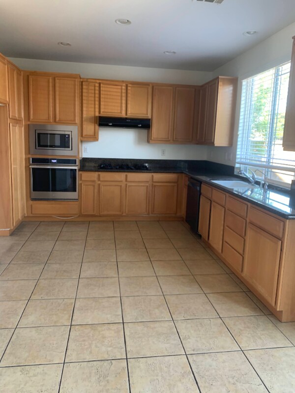 Foto del edificio - 2568 S Rochelle Ave