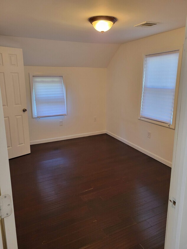 Foto principal - 187 Botsford St